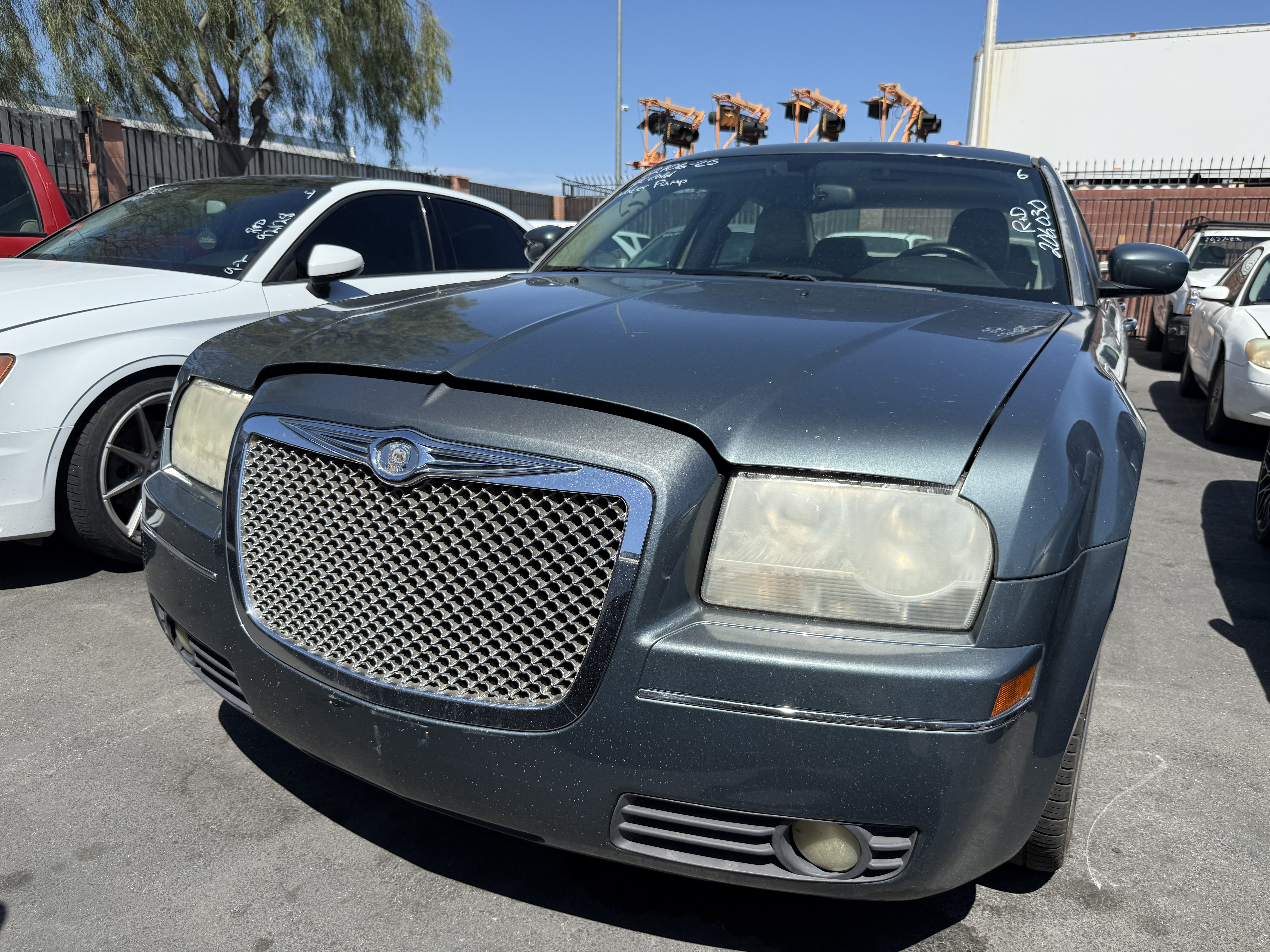 PUBLIC AUCTION 9/12/2025: 2005 CHRYSLER 300