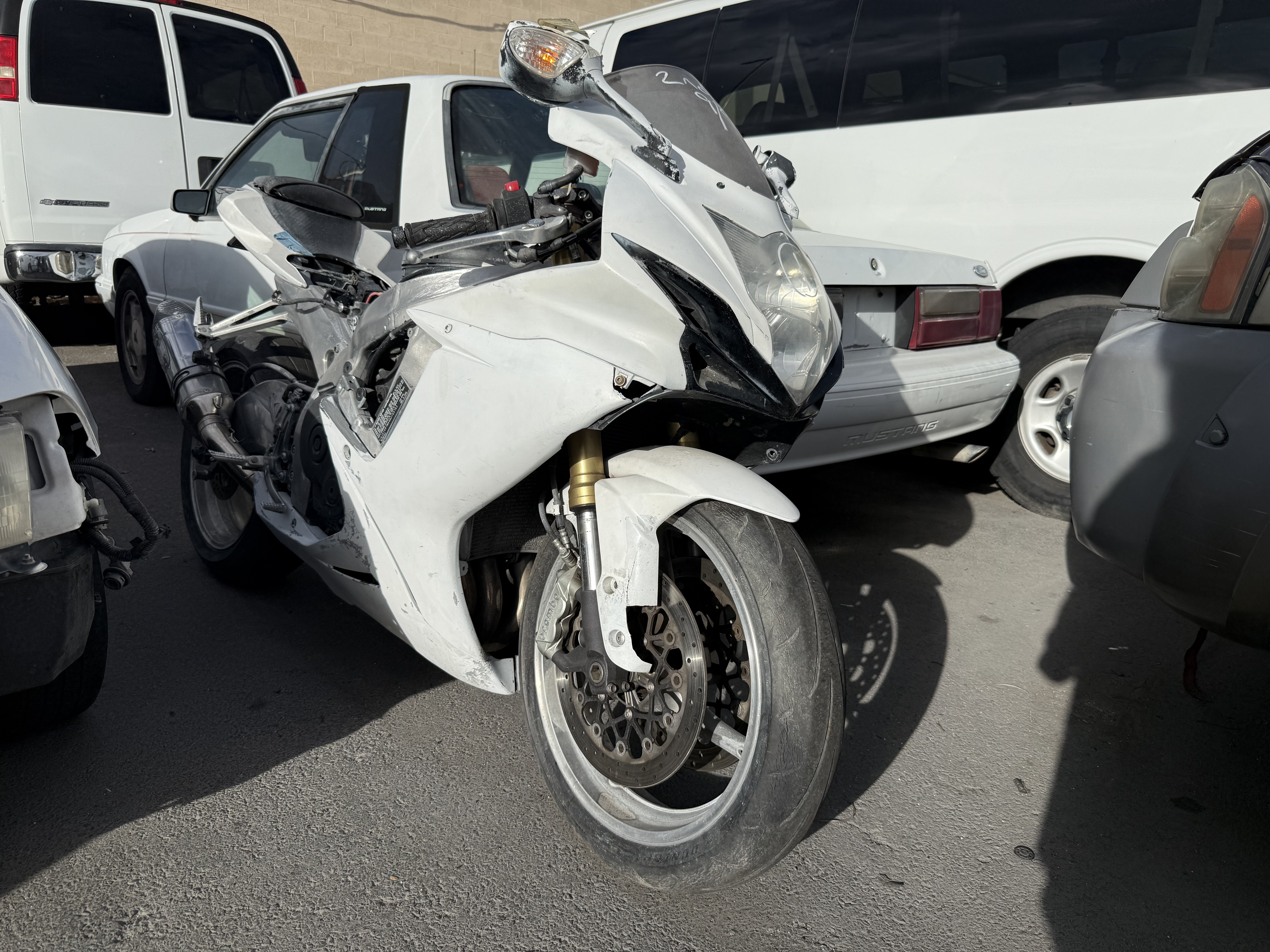 PUBLIC AUTO AUCTION 9/26/2025 –  2011 SUZUKI GSX R750