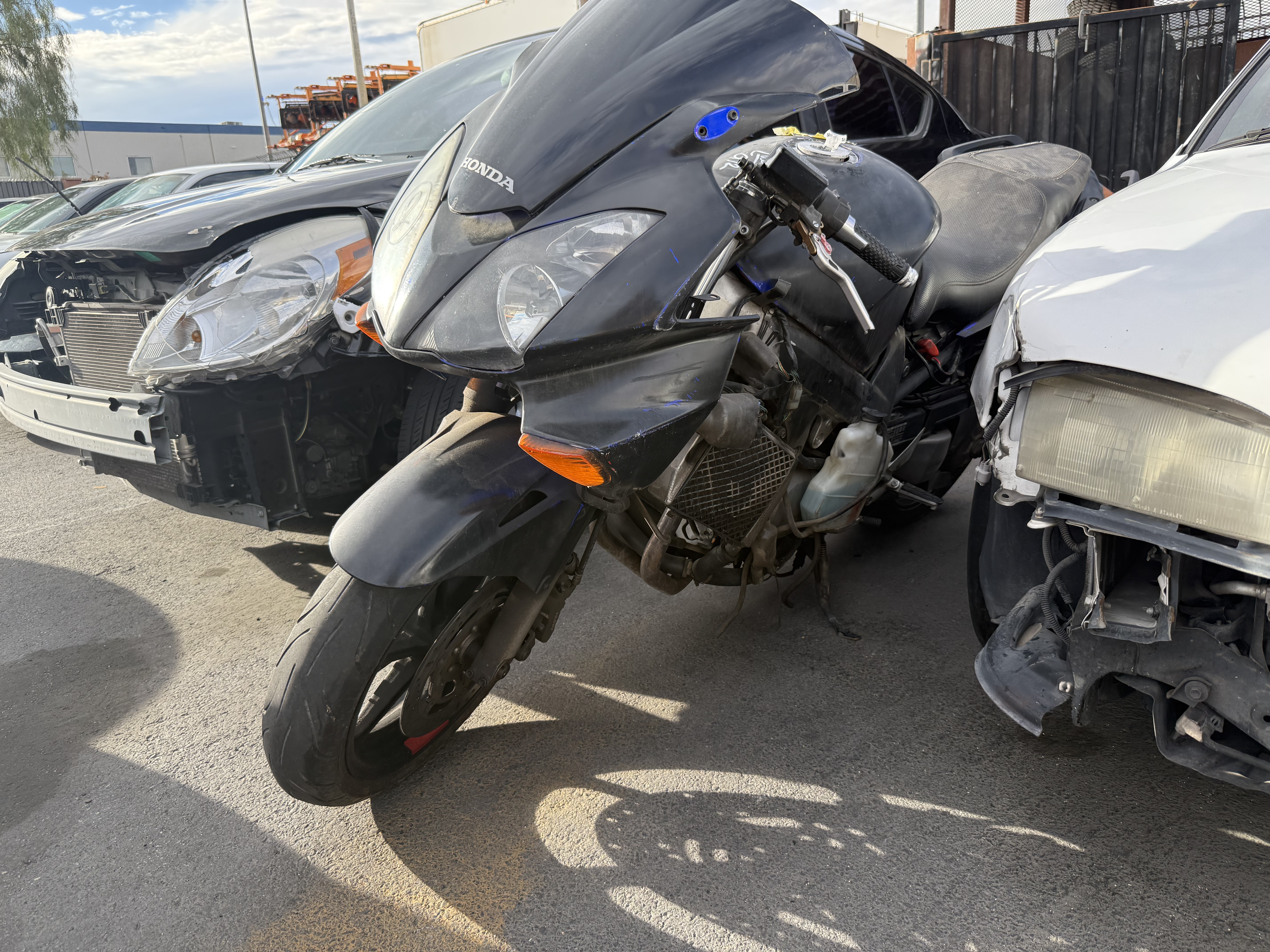 PUBLIC AUTO AUCTION 9/26/2025 – 2002 HONDA VFR800