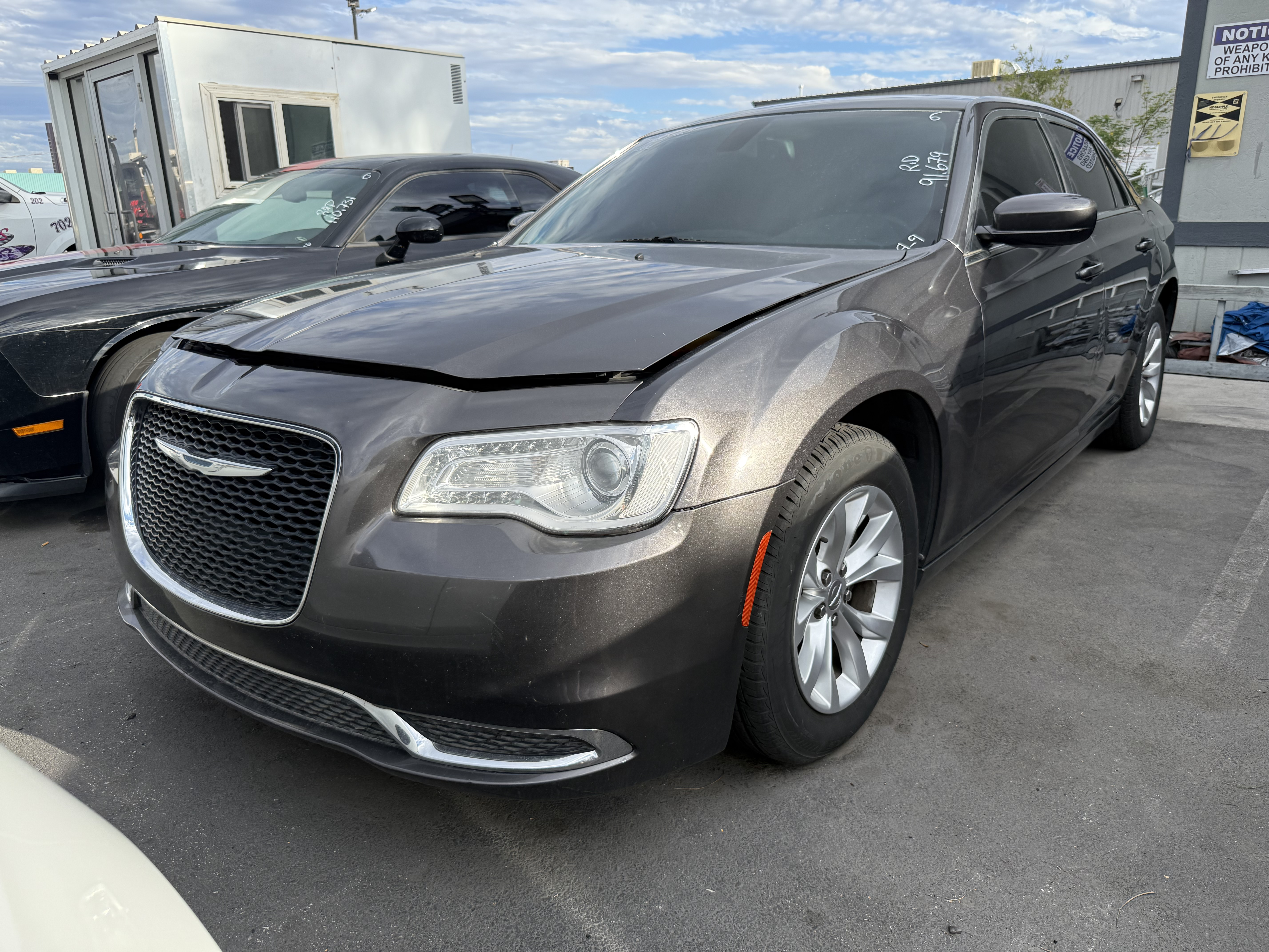 PUBLIC AUTO AUCTION 9/26/2025 – 2015 CHRYSLER 300LI